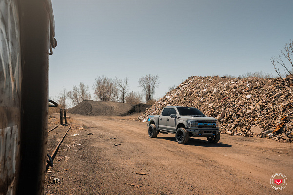 Фото дисков Vossen VFX-04 Черный глянец на Ford F-150 XIV