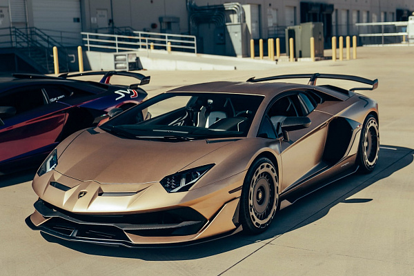 Фото дисков Brixton Forged TR09 AERO1 Черный сатин на Lamborghini Aventador