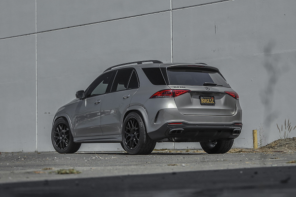 Фото дисков Rotiform ZWS Черный сатин на Mercedes-Benz GLE II