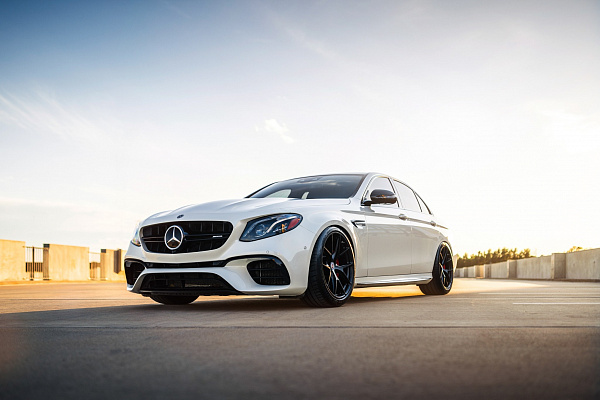 Фото дисков HRE P101 Черный сатин на Mercedes-Benz E-Class (W213, S213, C238)