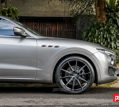 Фото дисков Vossen HF-3 на Maserati Levante