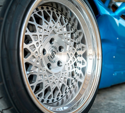 Фото дисков Strasse Wheels SC20 Retro на Mazda RX-7 III