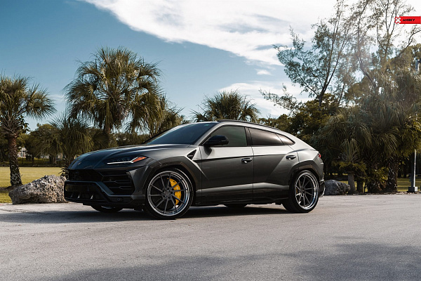 Фото дисков Anrky AN33 Сатиновый темный лак на Lamborghini Urus