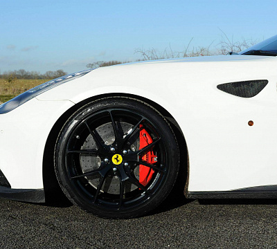 Фото дисков HRE P101 на Ferrari FF
