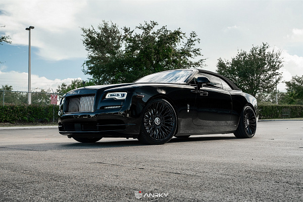 Фото дисков Anrky RF-140 Черный глянец на Rolls-Royce Wraith