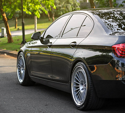 Фото дисков HRE 309 на BMW 5/M5 (F10)