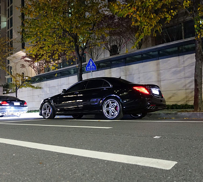 Фото дисков HRE S207 на Mercedes-Benz S-Class (W222, C217)