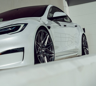 Фото дисков Vossen EVO-5R на Tesla Model S