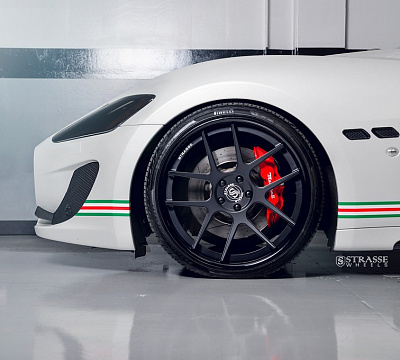 Фото дисков Strasse Wheels SM5 Deep Concave на Maserati GranTurismo I