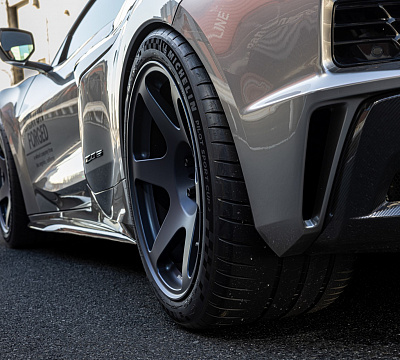Фото дисков Brixton Forged RS01 на Chevrolet Corvette C8