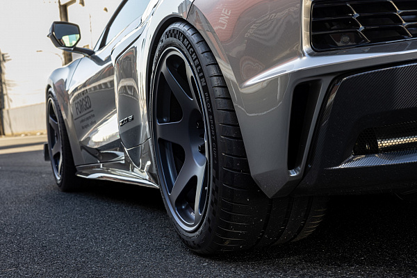 Фото дисков Brixton Forged RS01 Синий сатин на Chevrolet Corvette C8