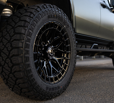 Vossen HFX-1 (8-Lug)