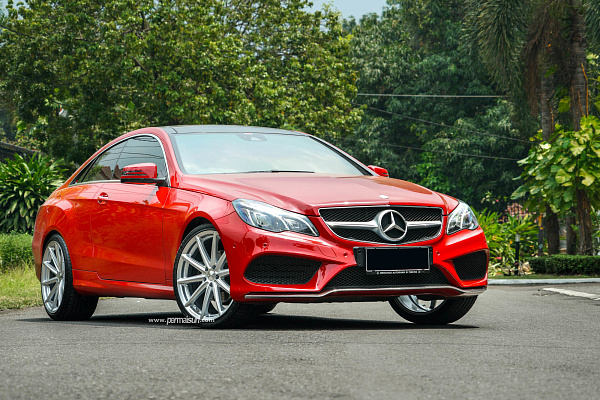 Фото дисков Vossen VFS-10 Серебро на Mercedes-Benz E-Class (W212, S212, C207)