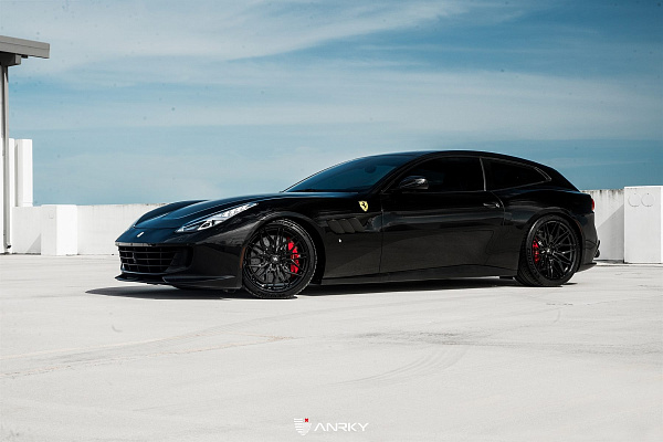 Фото дисков Anrky S1-X1 Черный глянец на Ferrari GTC4Lusso
