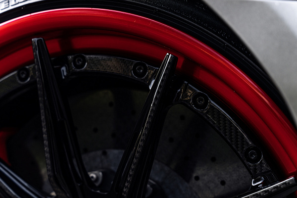 Фото дисков Strasse Wheels SV10-RS Performance Другой цвет на Lamborghini Aventador