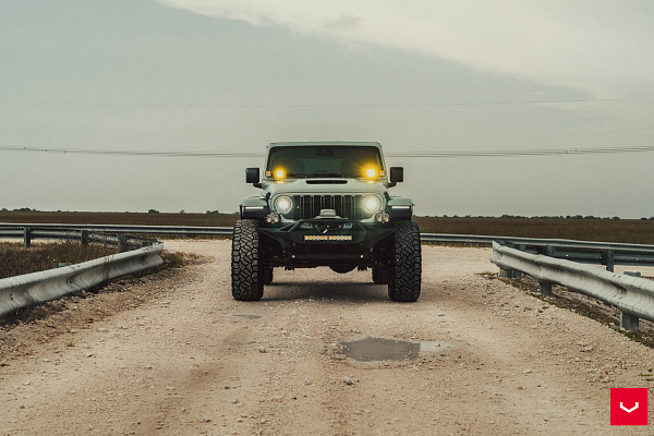 Фото дисков Vossen HFX-1 (5-Lug) Черный глянец на Jeep Wrangler IV (JL)