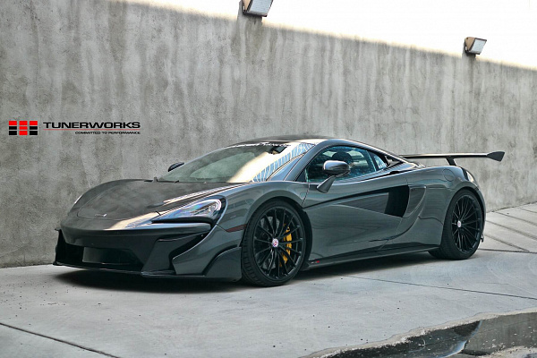 Фото дисков HRE P103 Черный глянец на McLaren 570S