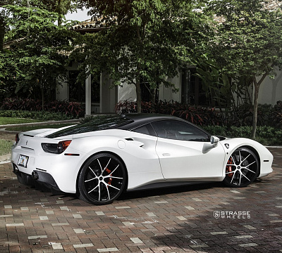 Фото дисков Strasse Wheels SM5R Deep Concave Monoblock на Ferrari 488