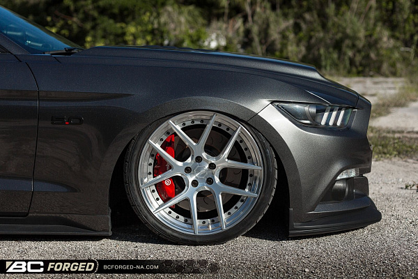 Фото дисков BC Forged HCS02 Глянцевый лак на Ford Mustang VI
