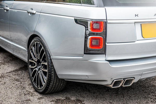Фото дисков Kahn Pace Car  на Range Rover IV