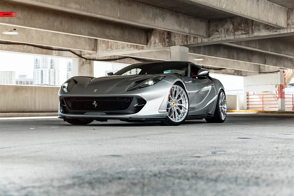 Фото дисков Anrky AN20 Глянцевый лак на Ferrari 812