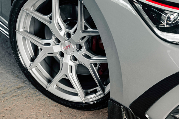 Фото дисков Vossen HF-5 Серебро на Volkswagen Golf VIII