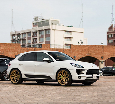 Фото дисков Vossen HF-2 на Porsche Macan I