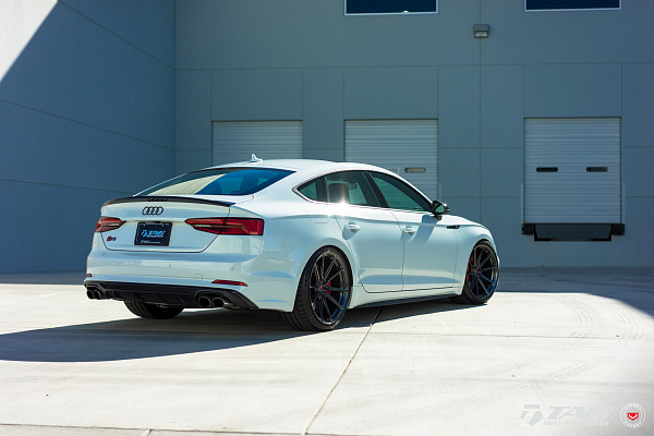 Фото дисков Vossen M-X2 Глянцевый графит на Audi A/S/RS 5 (F5)