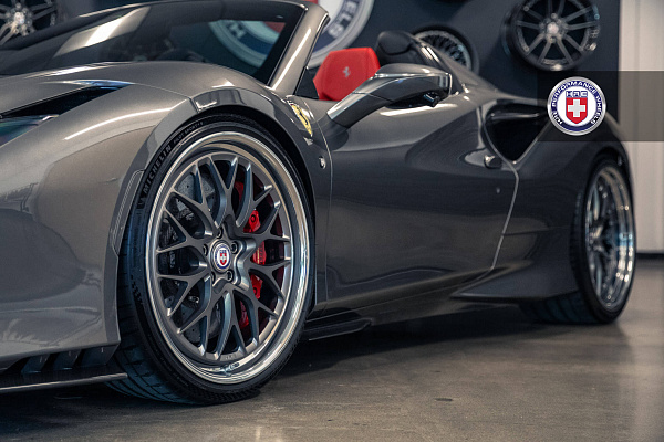 Фото дисков HRE 520 Сатиновый темный лак на Ferrari F8