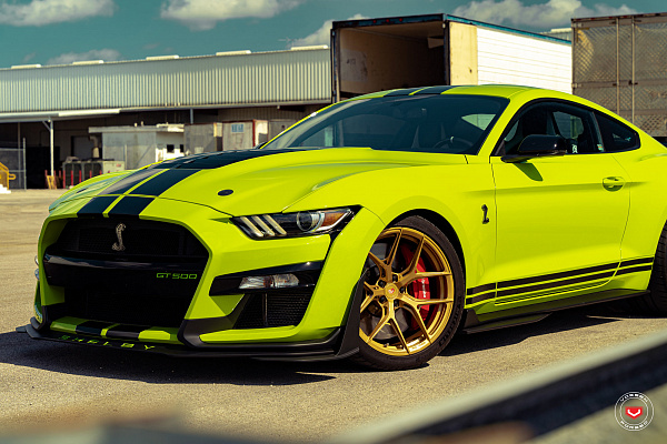 Фото дисков Vossen S21-01 Сатиновое золото на Ford Mustang VI