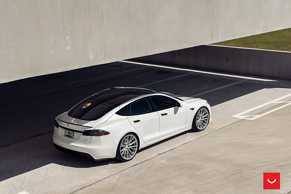 Фото дисков Vossen HF-4T Серебро на Tesla Model S