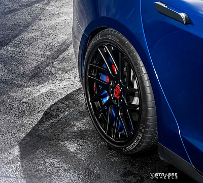 Фото дисков Strasse Wheels SM7T Deep Concave на Tesla Model S