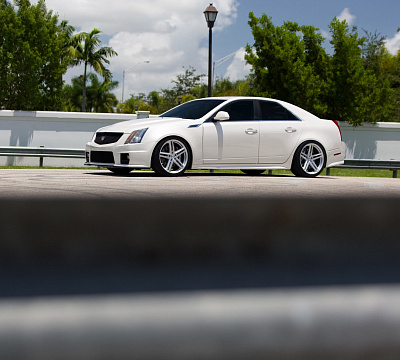 Фото дисков Vossen VFS-5 на Cadillac CTS II