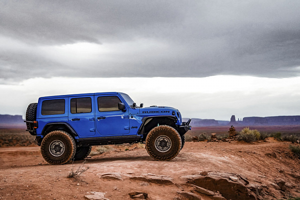 Фото дисков Black Rhino ARMORY  на Jeep Wrangler IV (JL)