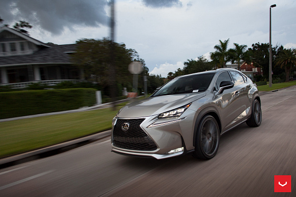 Фото дисков Vossen VFS-2 Глянцевый графит на Lexus NX I