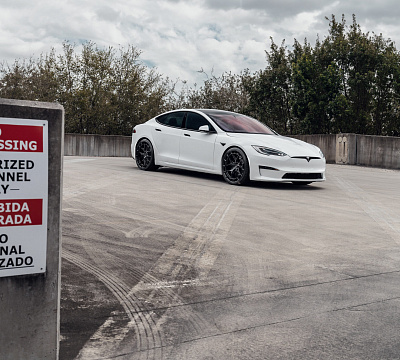 Фото дисков Vossen HFX-1 (5-Lug) на Tesla Model S