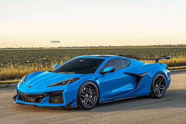 Фото дисков Strasse Wheels SV4-RS Deep Concave FS Черный сатин на Chevrolet Corvette C8