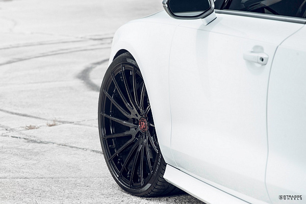 Фото дисков Strasse Wheels SV15T Deep Concave Monoblock Другой цвет на Audi A/RS 7 (4G)