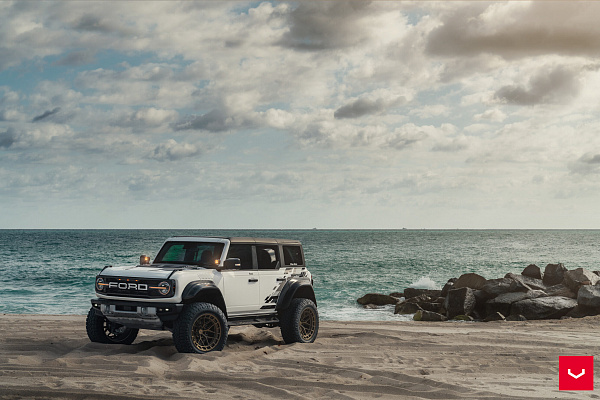 Фото дисков Vossen HFX-1 (6-Lug) Сатиновая бронза на Ford Bronco