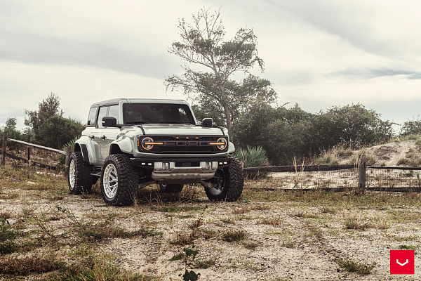 Фото дисков Vossen HFX-1 (6-Lug) Серебро на Ford Bronco