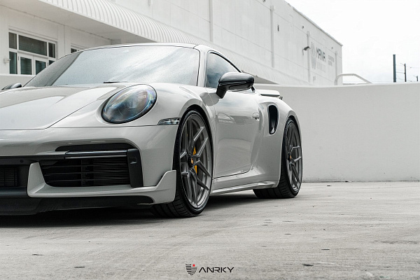 Фото дисков Anrky S1-X4 Сатиновый темный лак на Porsche 911 VIII