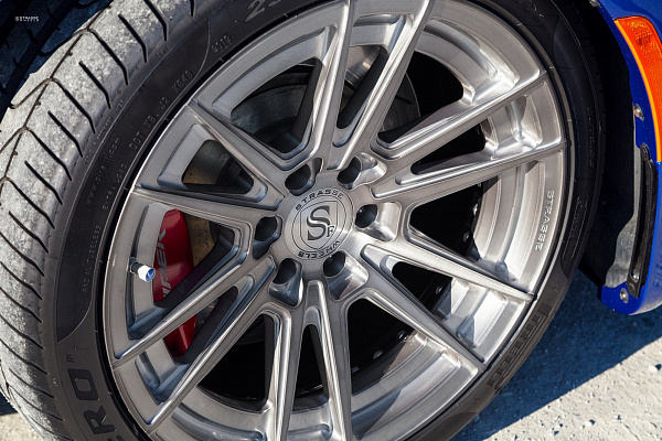 Фото дисков Strasse Wheels SV12 Deep Concave Duoblock Глянцевый темный лак на Dodge Viper