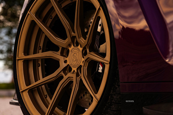 Фото дисков Strasse Wheels SV5 Deep Concave Duoblock Сатиновое золото на BMW 4/M4 (G22/G82)