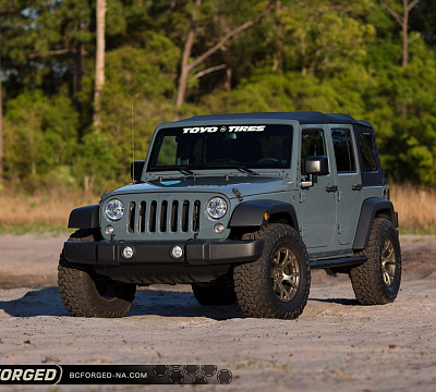 Фото дисков BC Forged RZ05 на Jeep Wrangler III (JK)