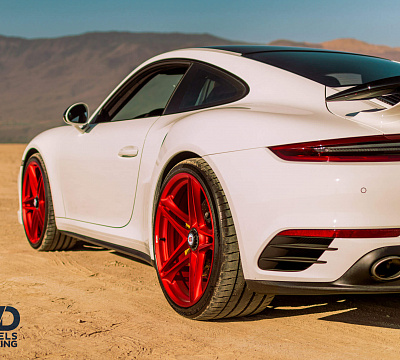 Фото дисков HRE P207 на Porsche 911 VII