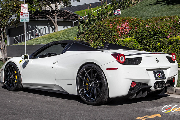 Фото дисков CEC C26 Черный глянец на Ferrari 458