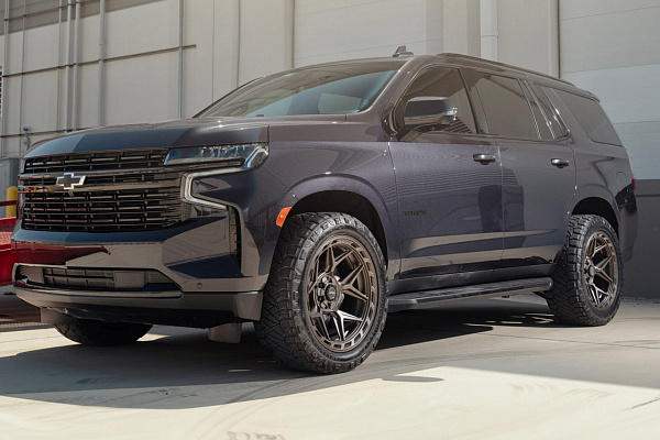 Фото дисков 4PLAY 4P55 Сатиновая бронза на Chevrolet Tahoe V