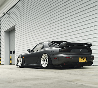 Фото дисков Rotiform LHR-M на Mazda RX-7 III