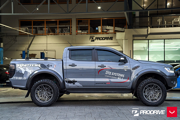 Фото дисков Vossen HF6-5 Сатиновый графит на Ford Ranger T6