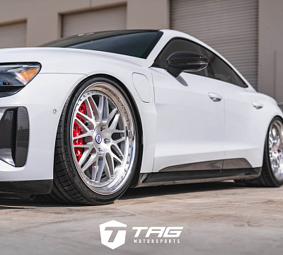 Фото дисков HRE 540C на Audi E-tron GT